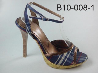 high-heeled shoe