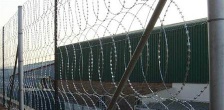 Flat razor wire fence
