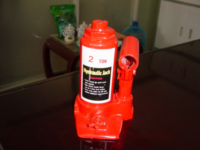 2Ton Hydraulic Bottle Jack