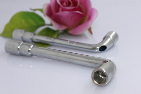 L type socket wrench